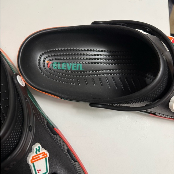 Crocs ( 7-eleven ) - Picture 5 of 6